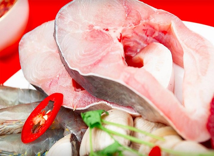 Mẹo khử mùi tanh cá lăng để cháo bé thơm ngon tự nhiên